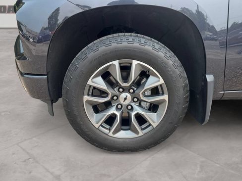 Used 2023 Chevrolet Silverado 1500 RST w/ Protection Package AWD/4WD image 14