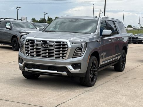 New 2026 GMC Yukon XL Denali w/ Denali Reserve Package AWD/4WD image 34
