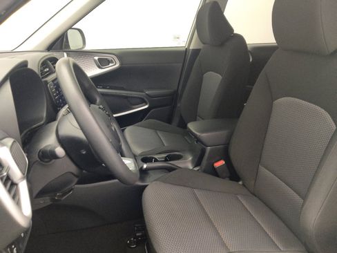 Used 2022 Kia Soul LX FWD image 17