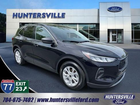 Certified 2023 Ford Escape Active w/ Cold Weather Package FWD image 1