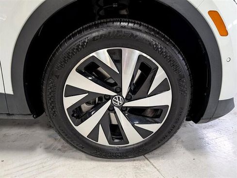 Used 2023 Volkswagen ID.4 Pro image 9