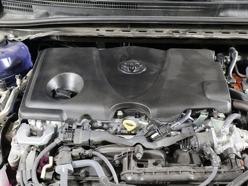 Used 2025 Toyota Camry SE image 13