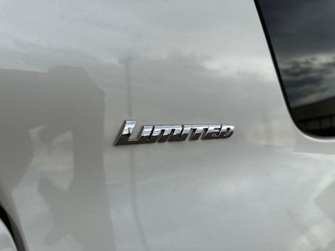 Used 2020 Toyota 4Runner Limited AWD/4WD image 23