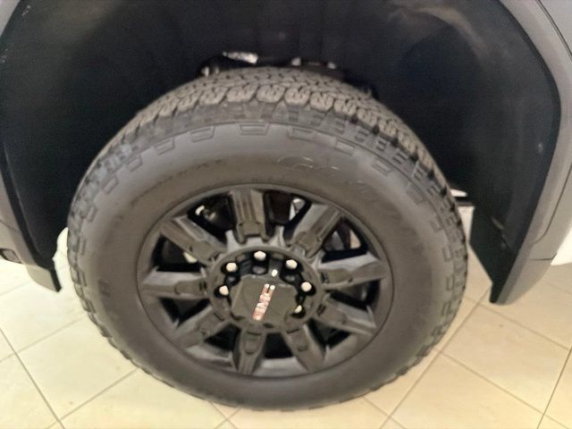 Used 2025 GMC Sierra 2500 AT4 AWD/4WD image 30