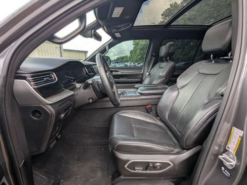 Used 2023 Jeep Wagoneer L Series III w/ Premium Group I AWD/4WD image 10