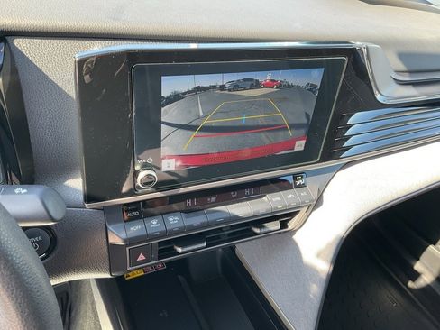 Used 2025 Toyota Camry LE image 12