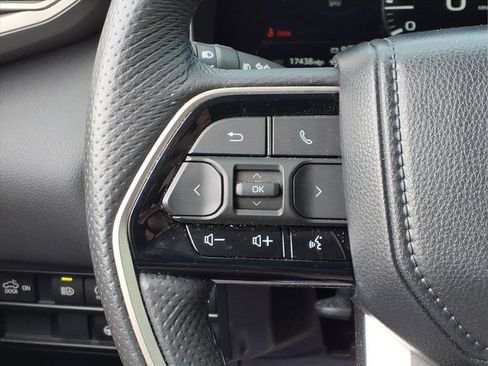 Used 2024 Toyota Tundra Limited AWD/4WD image 29