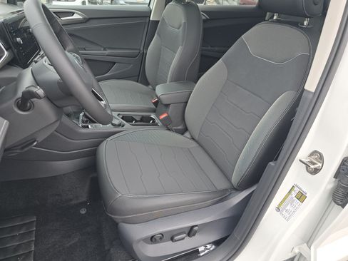 New 2026 Volkswagen Taos SE AWD/4WD image 19