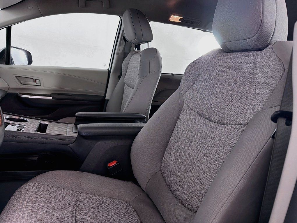 Used 2022 Toyota Sienna LE FWD image 34