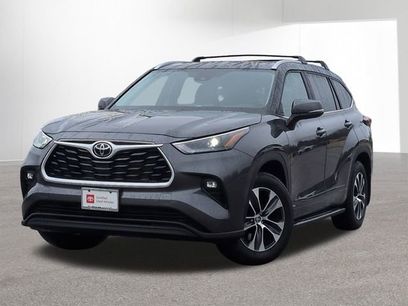Certified 2025 Toyota Highlander XLE