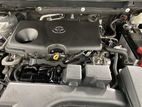 Used 2023 Toyota RAV4 LE AWD/4WD image 31