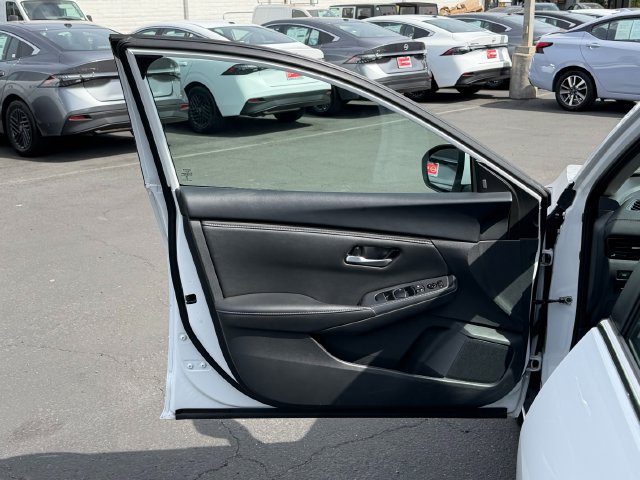 Used 2024 Nissan Sentra SV FWD image 14