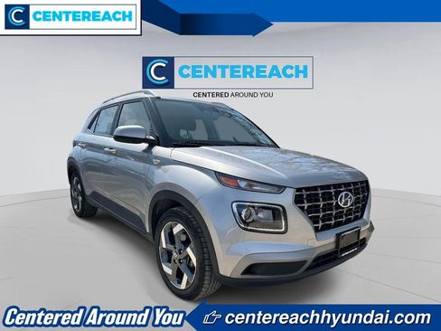 Used 2023 Hyundai Venue SEL w/ Cargo Package image 2