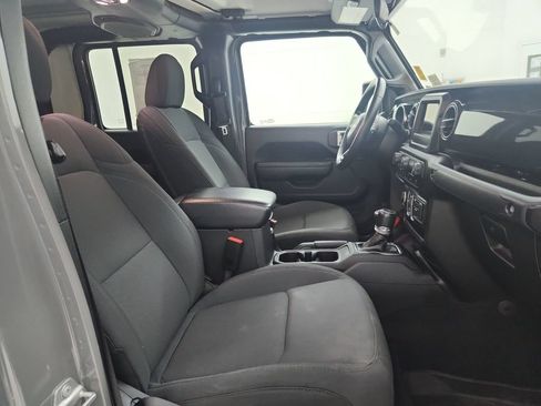Certified 2022 Jeep Gladiator Sport AWD/4WD image 34