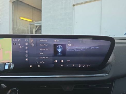 Used 2025 Buick Envision Preferred image 8