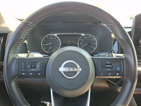 Used 2025 Nissan Pathfinder SV AWD/4WD image 19