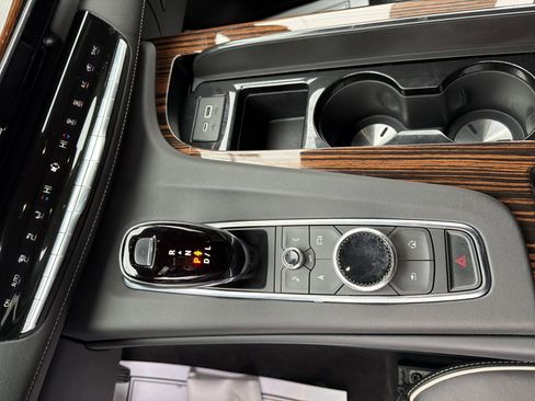 Used 2023 Cadillac Escalade ESV Premium Luxury w/ Performance Package image 18