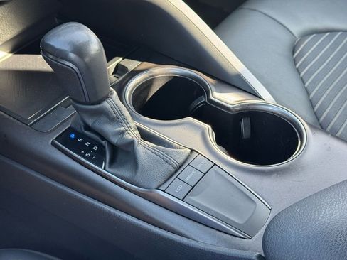 Used 2024 Toyota Camry SE image 32