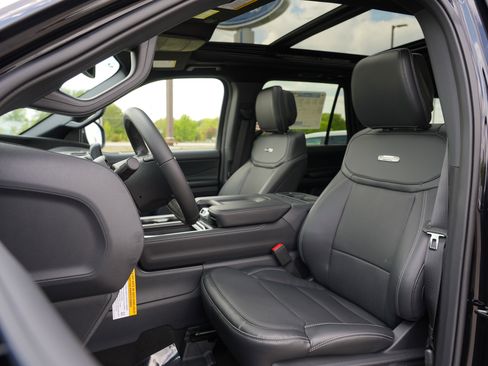 New 2026 Ford Expedition Platinum w/ Stealth Performance Package AWD/4WD image 14