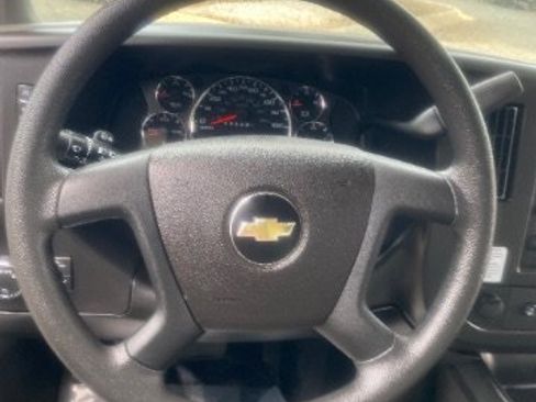 Used 2020 Chevrolet Express 2500 RWD image 16