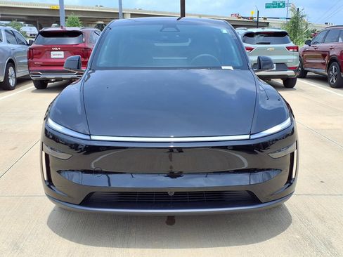 Used 2026 Tesla Model Y 2WD image 5