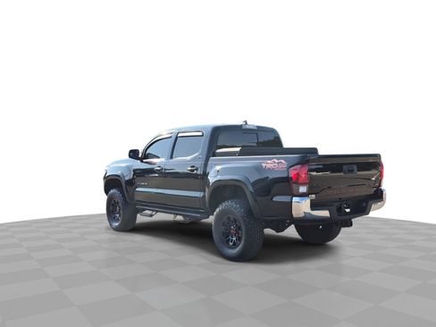 Used 2021 Toyota Tacoma SR5 AWD/4WD image 6