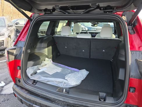 New 2026 Jeep Cherokee Limited image 33