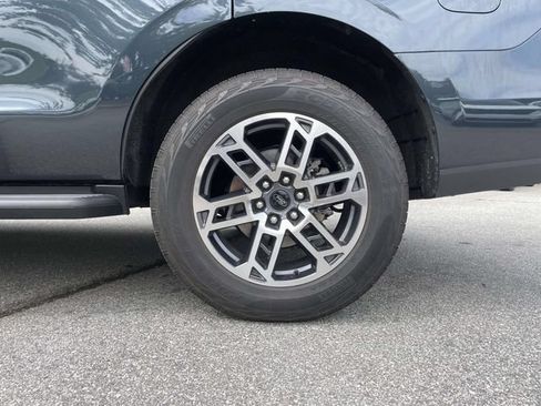 Certified 2025 Ford Expedition Active AWD/4WD image 9