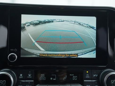 Used 2024 Toyota Highlander LE image 28