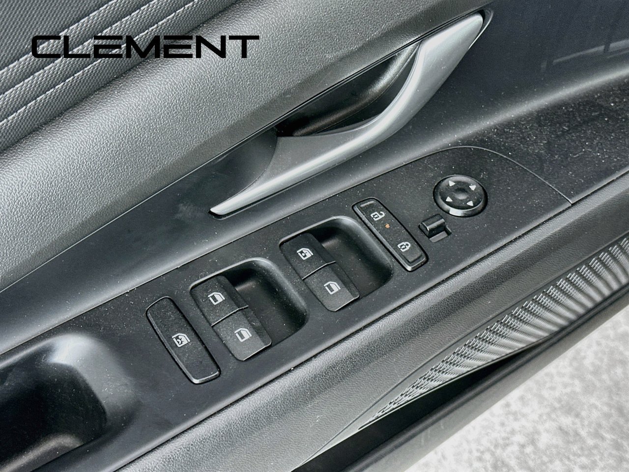 Used 2024 Hyundai Elantra Limited FWD image 28