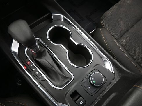 Used 2021 Chevrolet Traverse LS image 22