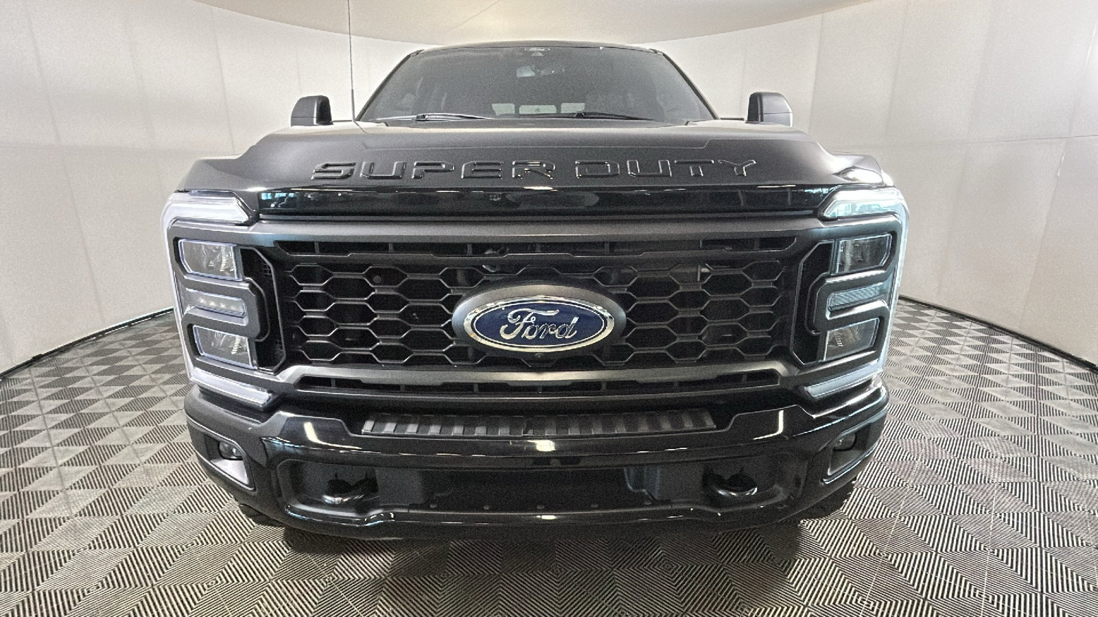 Used 2024 Ford F250 XLT w/ XLT Premium Package AWD/4WD image 9