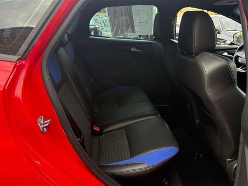 Used 2017 Ford Focus ST image 10