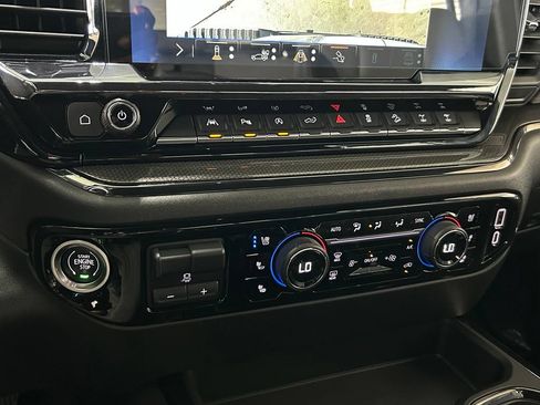 Used 2025 Chevrolet Silverado 1500 ZR2 w/ Technology Package AWD/4WD image 27
