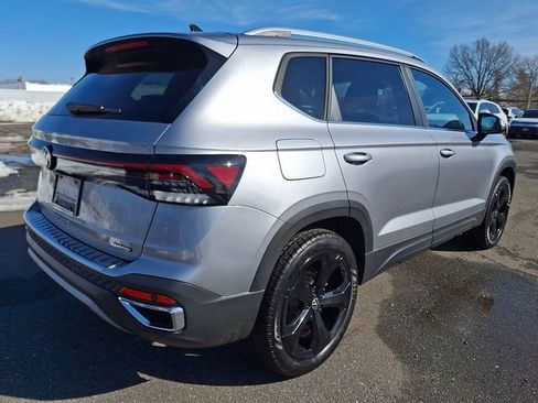 New 2026 Volkswagen Taos SEL image 4