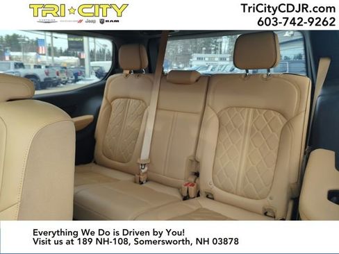 Used 2022 Jeep Grand Wagoneer Series III w/ Flexible Seating Group image 26