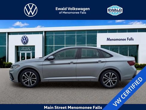 Used 2026 Volkswagen Jetta Sport FWD image 4