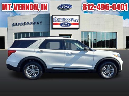 Used 2024 Ford Explorer XLT w/ Equipment Group 202A AWD/4WD image 6