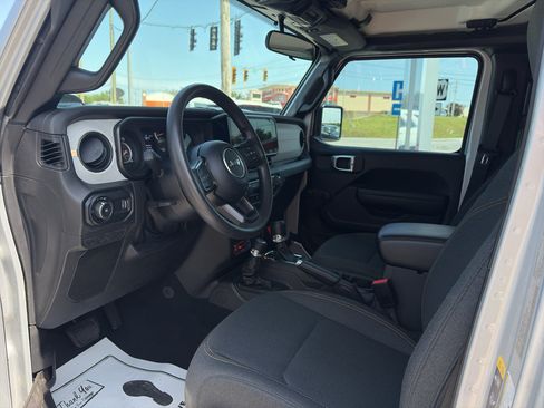 Used 2024 Jeep Wrangler Unlimited Sport AWD/4WD image 10