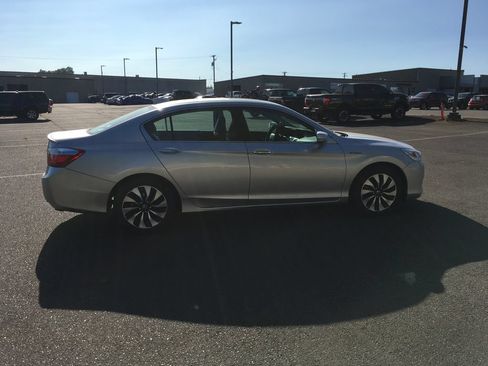 Used 2015 Honda Accord Touring image 7