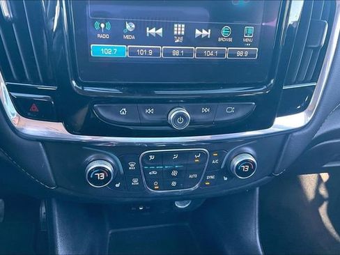 Used 2019 Chevrolet Traverse LT image 32