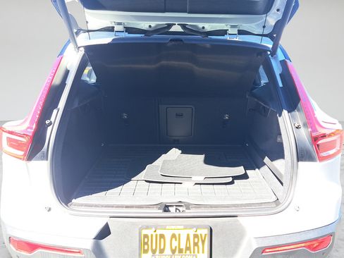 Used 2019 Volvo XC40 T5 R-Design AWD/4WD image 27