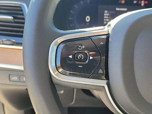 Used 2023 Volvo XC90 T8 Plus image 18