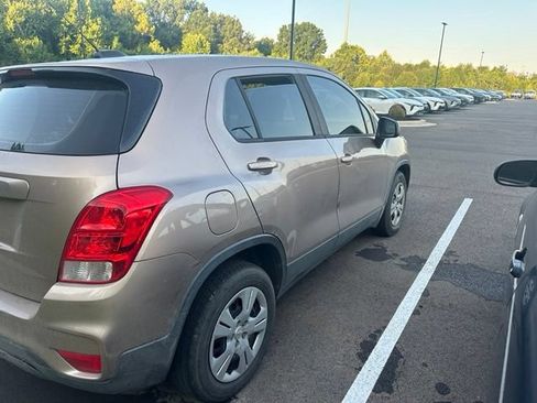 Used 2018 Chevrolet Trax LS FWD image 6