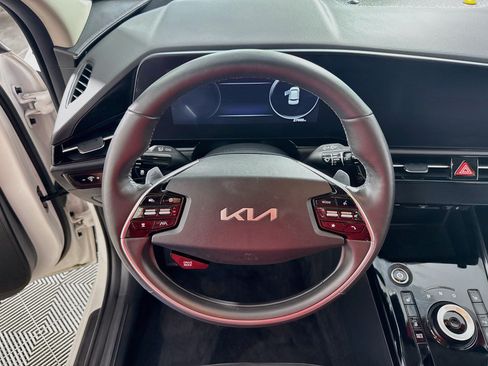 Used 2023 Kia Niro Wind w/ Wind Preserve Package FWD image 15