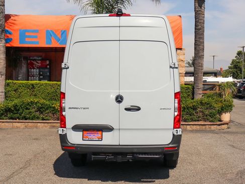 Used 2020 Mercedes-Benz Sprinter 2500 w/ Cargo Protection Package image 7