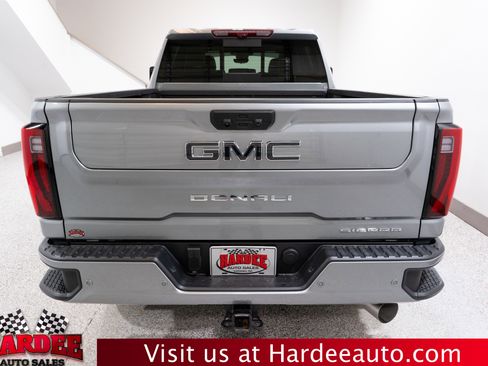 Used 2025 GMC Sierra 2500 Denali Ultimate image 4
