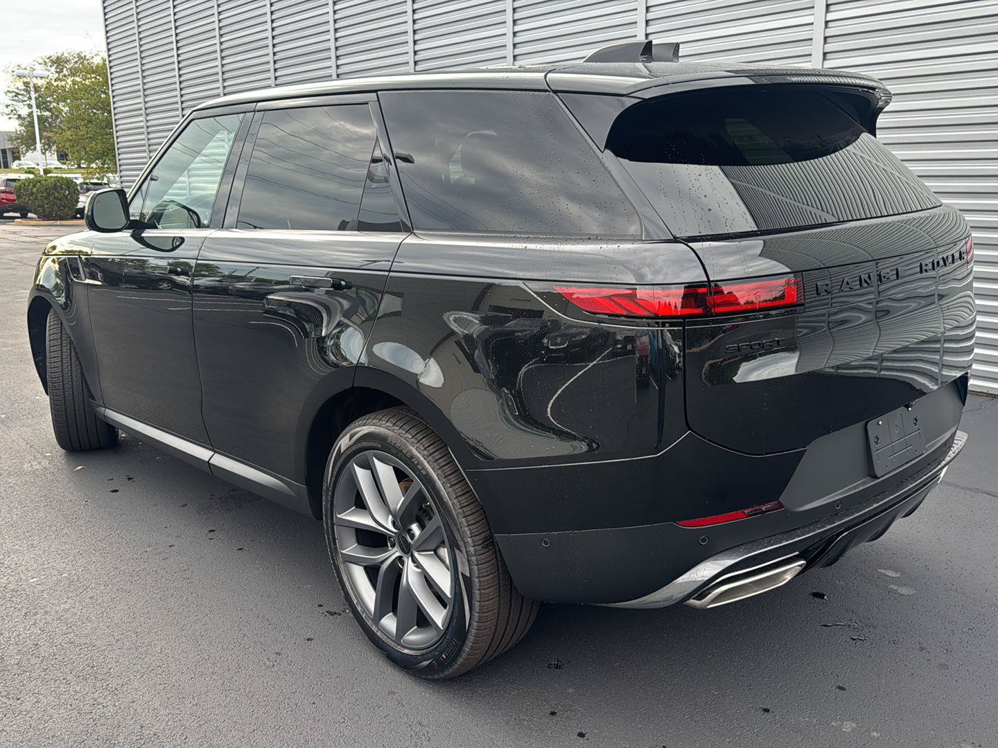 New 2027 Land Rover Range Rover Sport SE AWD/4WD image 3