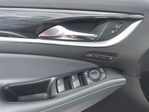 Used 2024 Buick Enclave Premium image 21