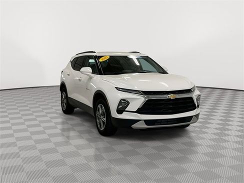 Certified 2023 Chevrolet Blazer LT w/ Convenience Package image 2